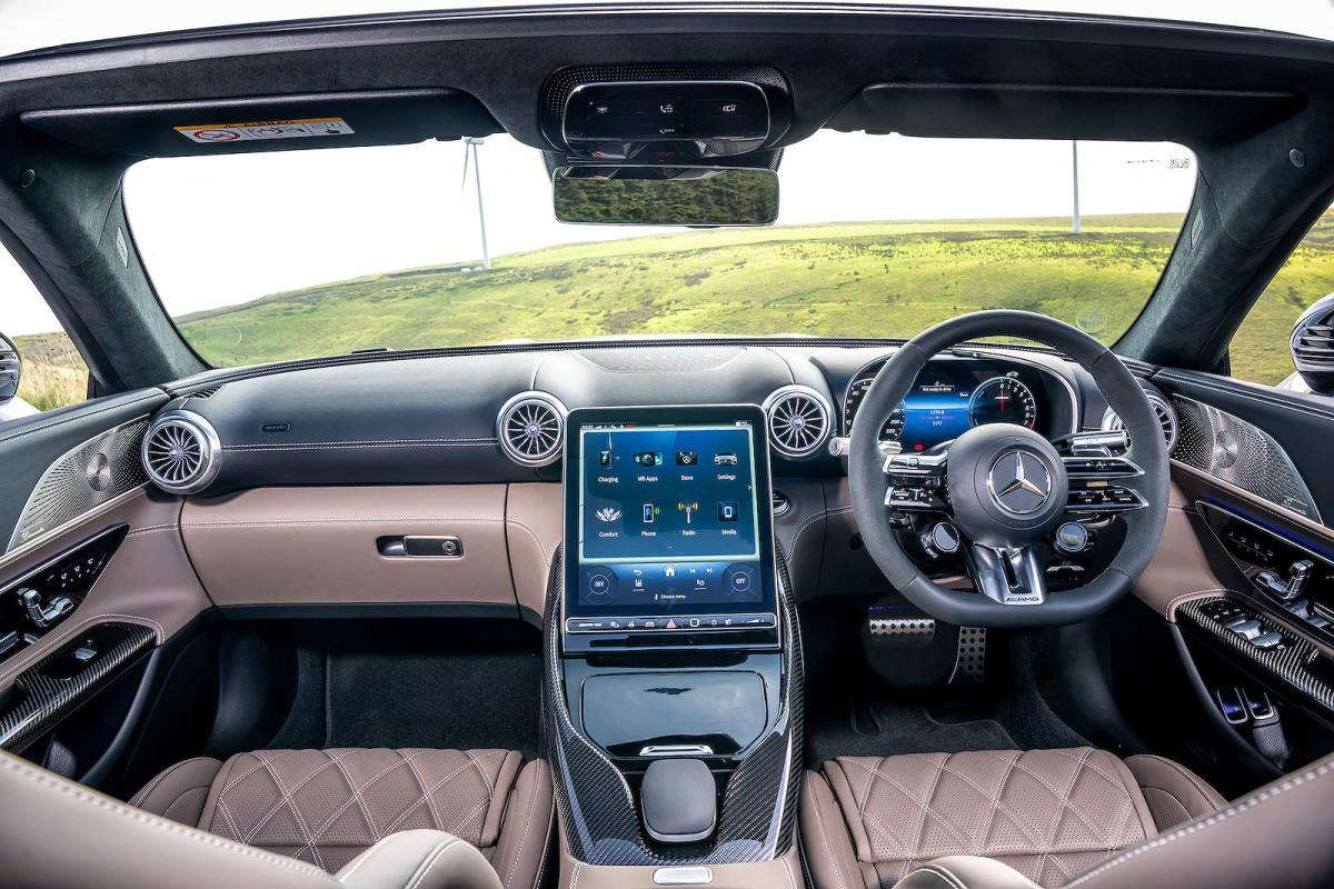 Mercedes SL dashboard