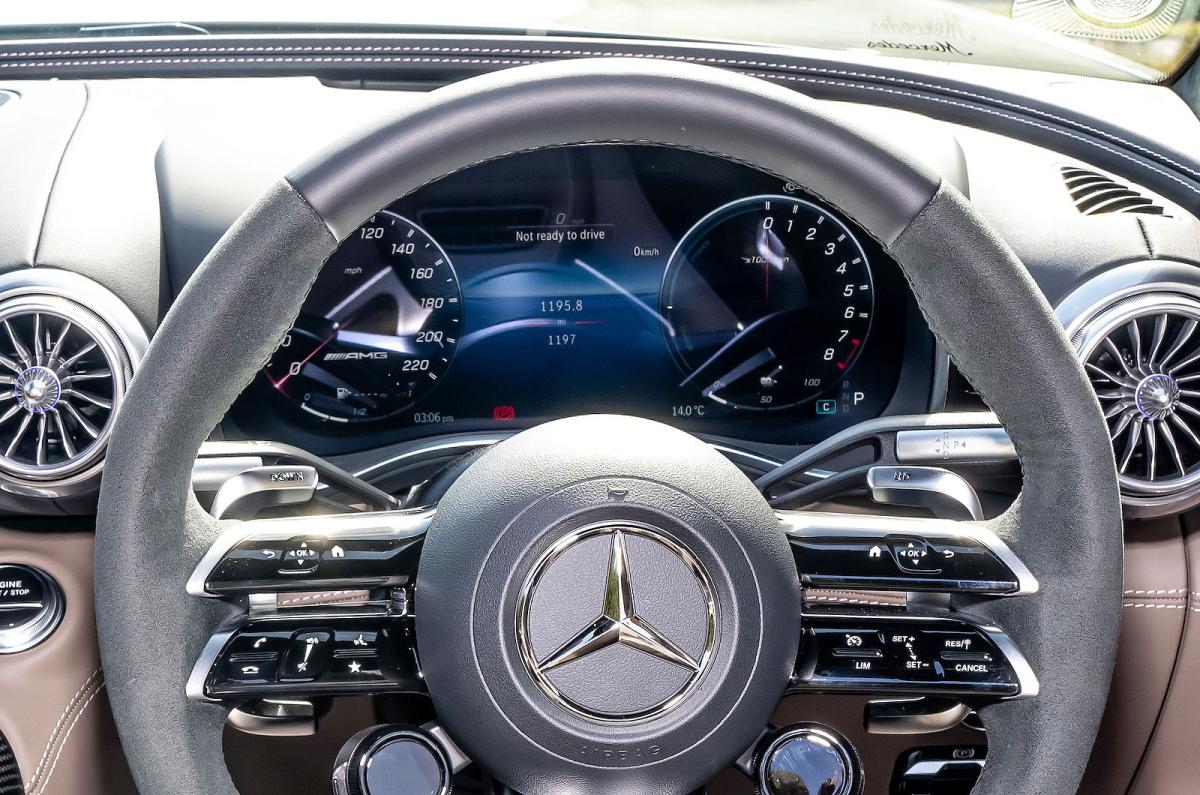 Mercedes SL driver display