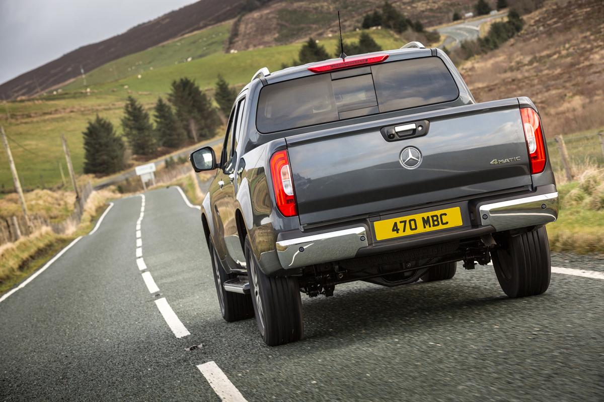Mercedes-Benz X-Class 2019 rear right hand tracking