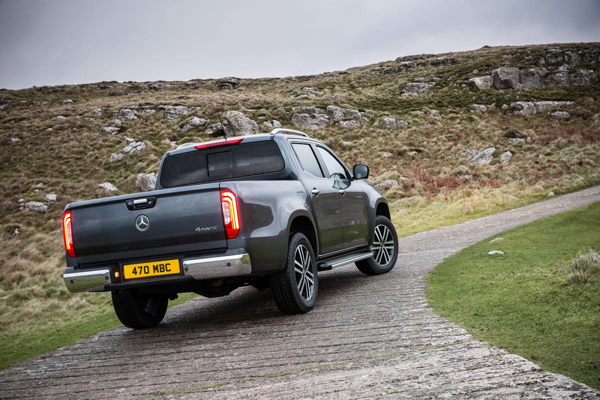 Mercedes-Benz X-Class 2019 wide rear slow tracking