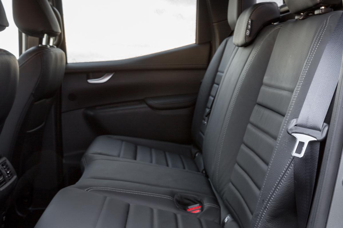 Mercedes-Benz X-Class 2019 rear seats