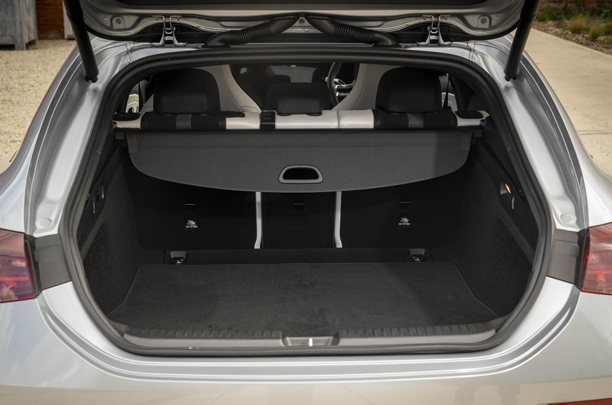 Mercedes CLA Shooting Brake boot