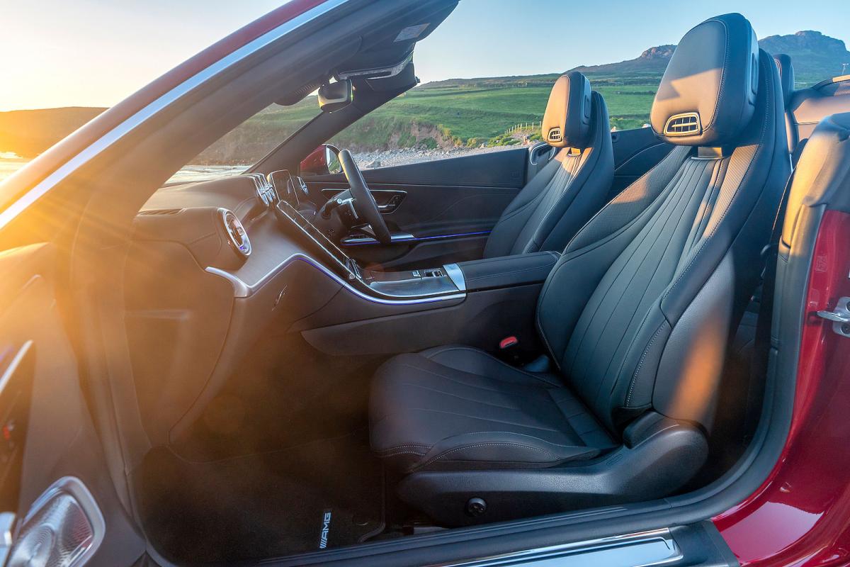 Mercedes CLE Cabriolet front seats