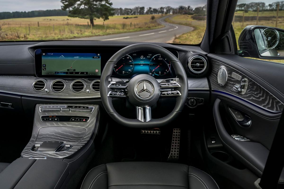 Mercedes E-Class 2021 dashboard