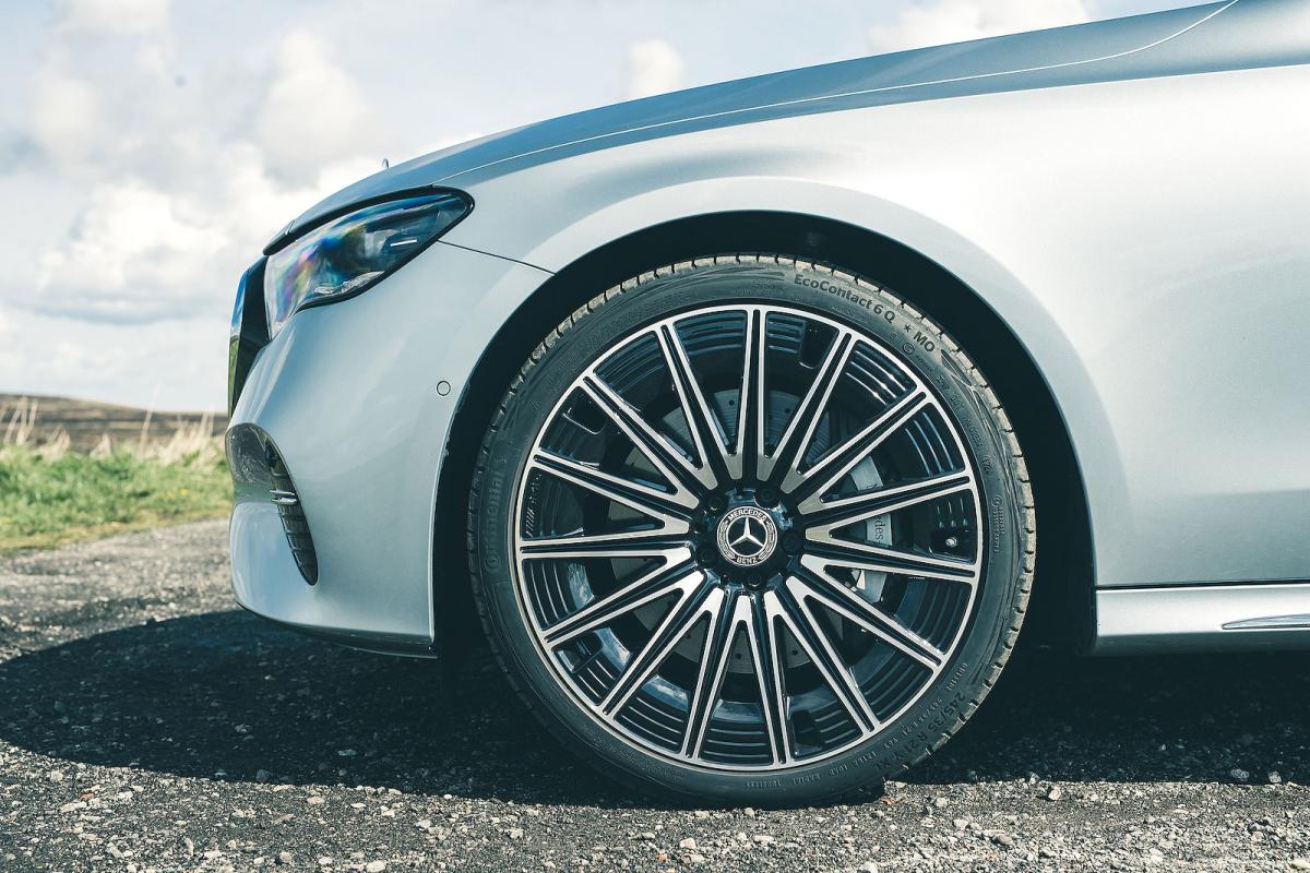 Mercedes E-Class Estate alloy wheel