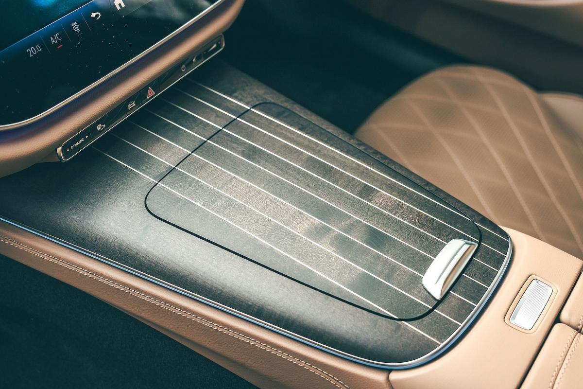 Mercedes E-Class Estate interior detail