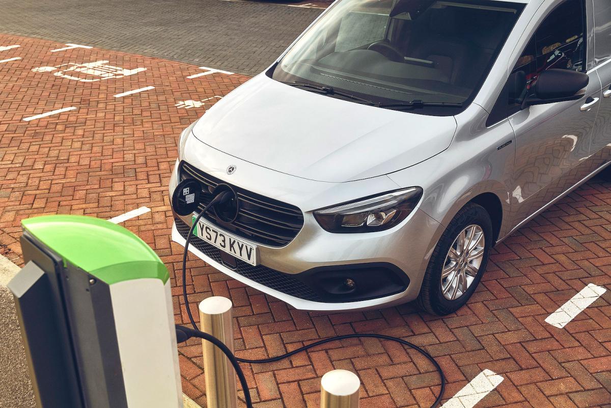 Mercedes eCitan static charging