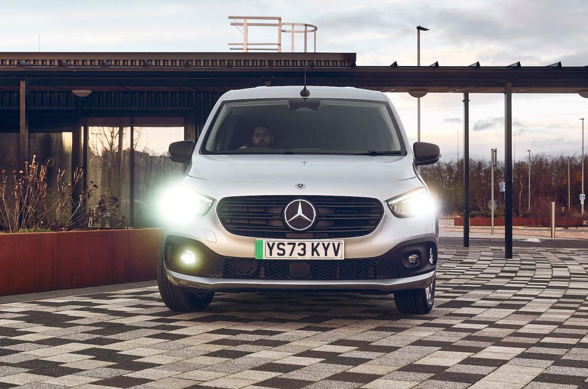 Mercedes eCitan front cornering