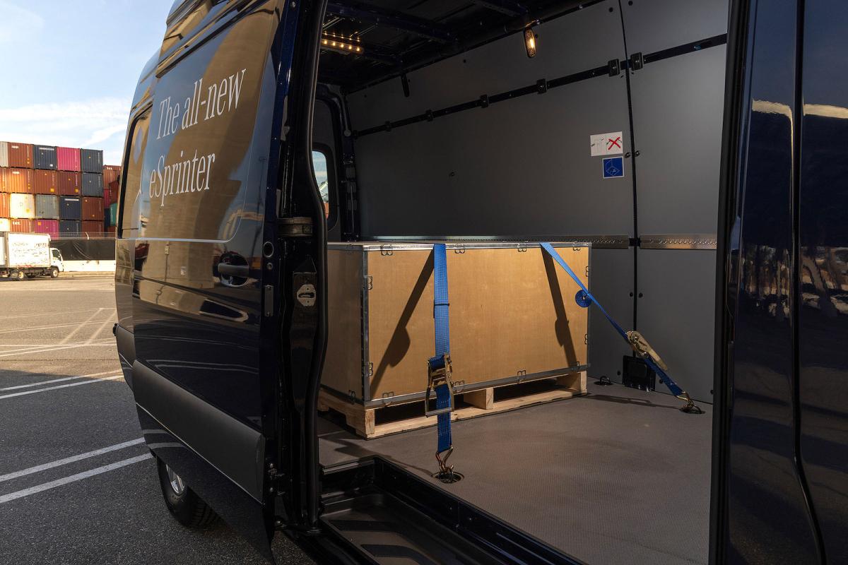 Mercedes eSprinter load bay