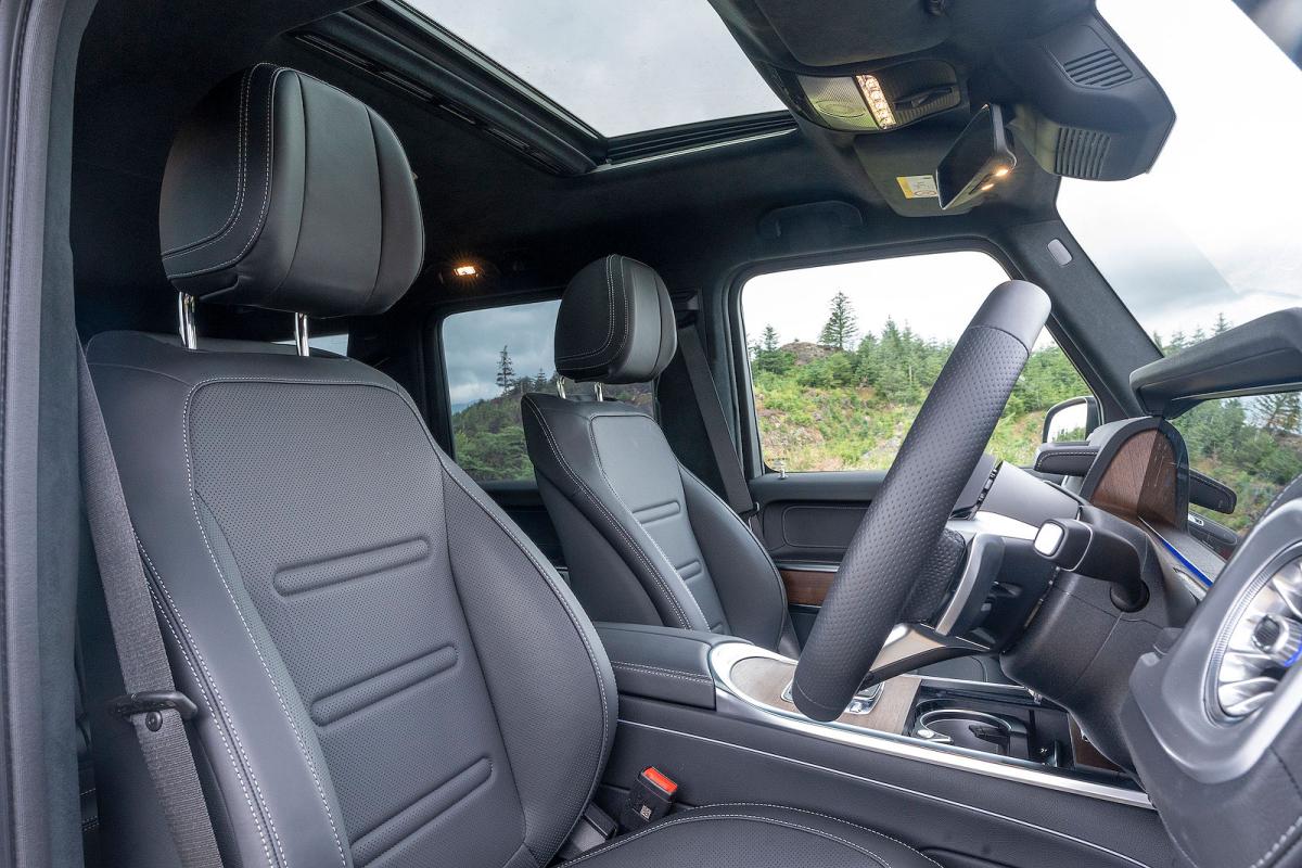 Mercedes G-Class front seats