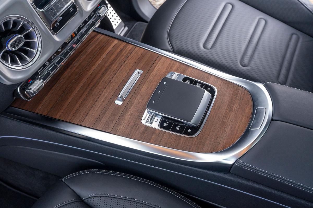Mercedes G-Class interior controls