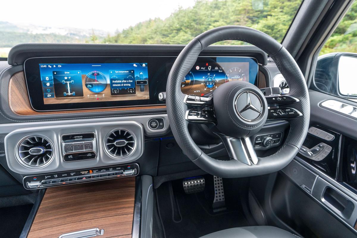 Mercedes G-Class steering wheel and screens
