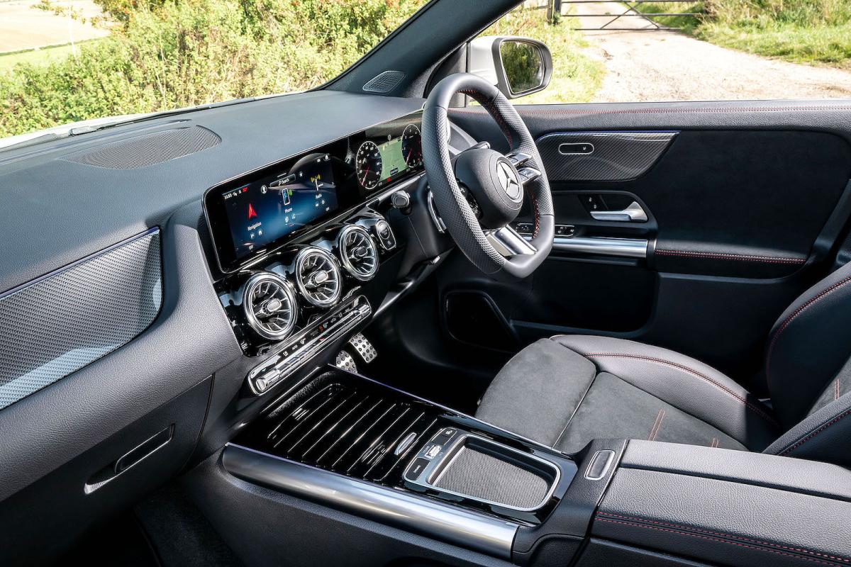 Mercedes GLA interior front seats