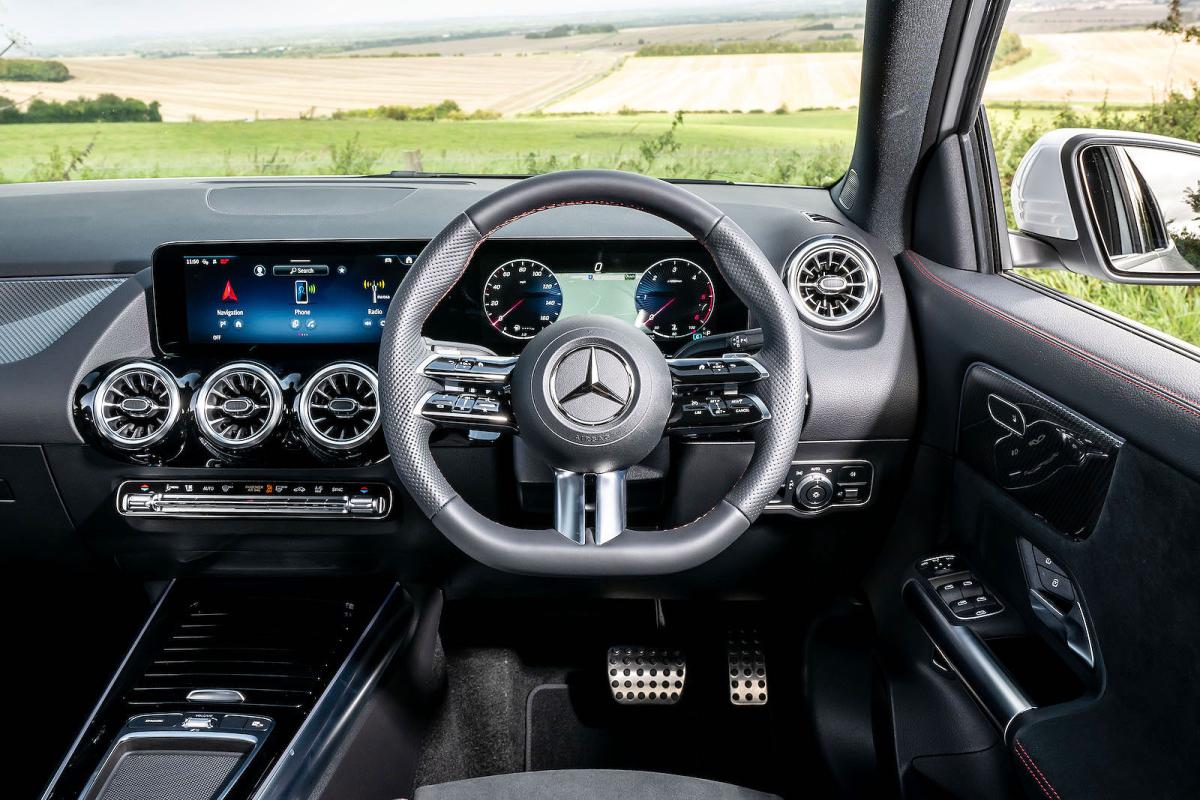 Mercedes GLA interior steering wheel
