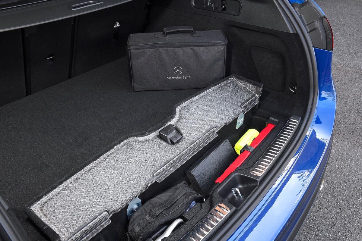 Mercedes GLC boot open