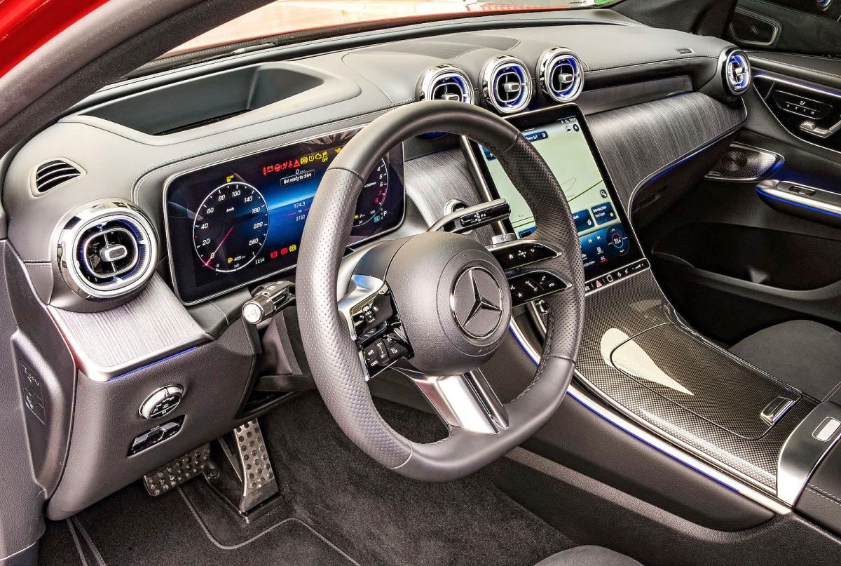 Mercedes GLC Coupé interior steering wheel