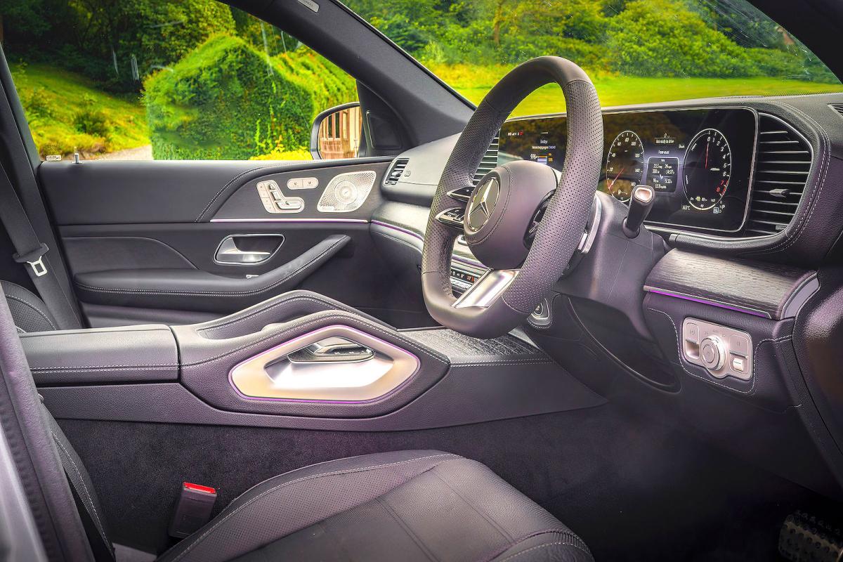 Mercedes GLE front seats