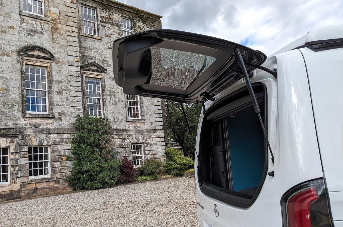 Mercedes Marco Polo rear window