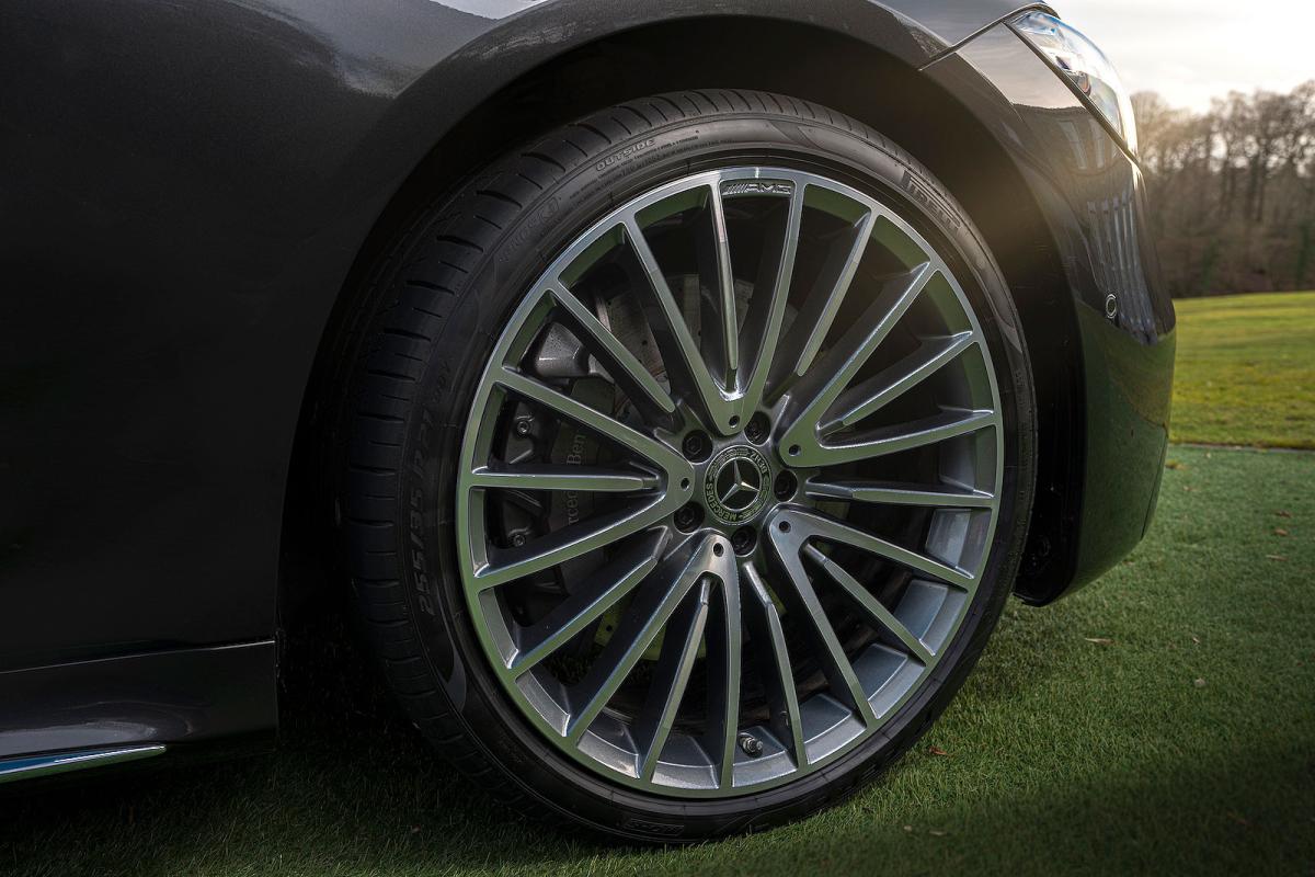 Mercedes S-Class alloy wheel