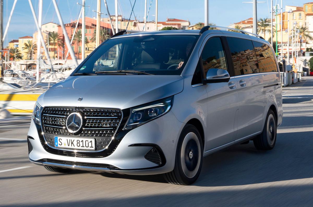 Mercedes V-Class front left driving