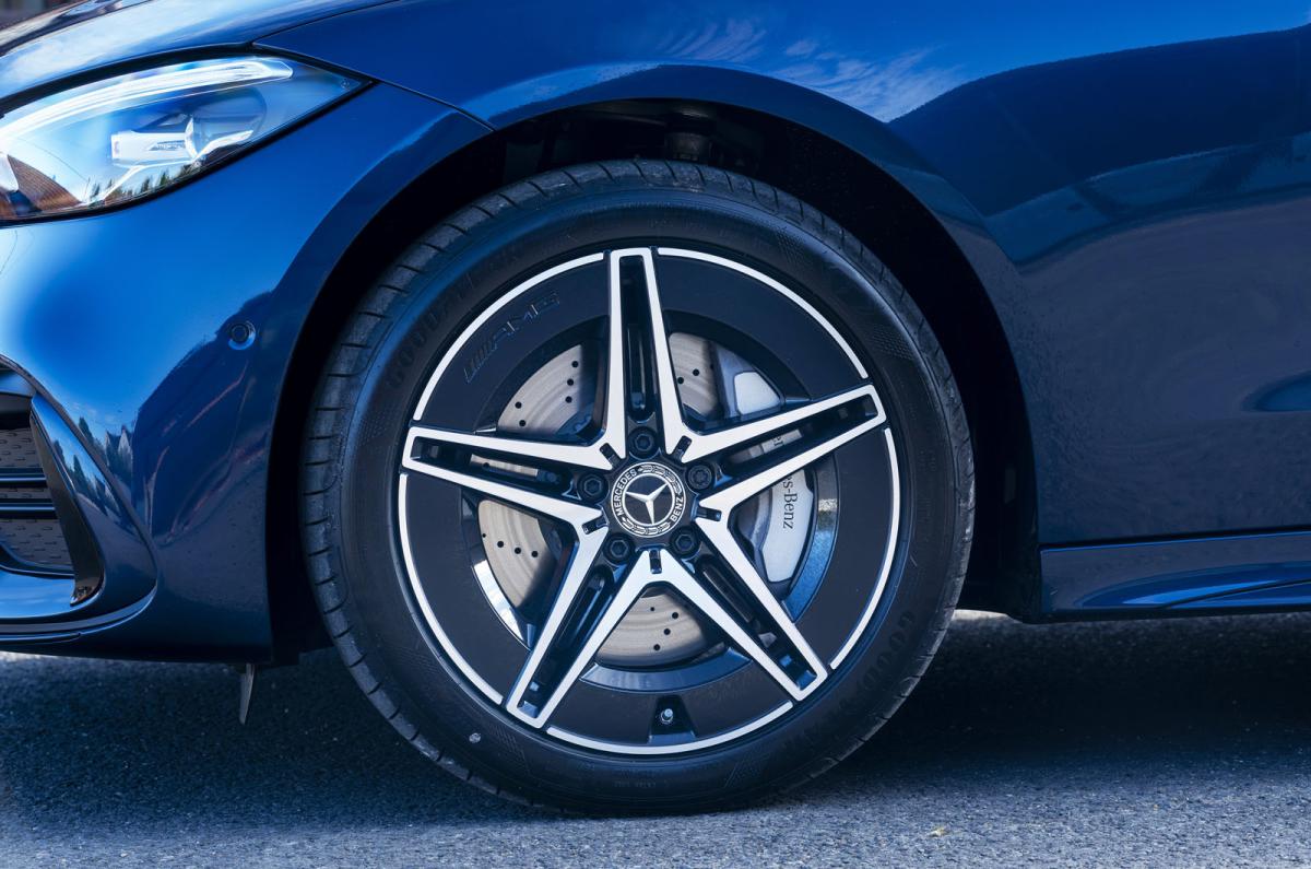Mercedes C-Class Estate alloy wheel