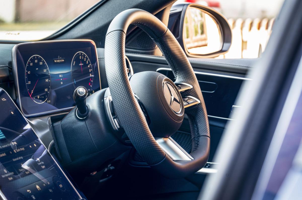 Mercedes C-Class Estate instruments