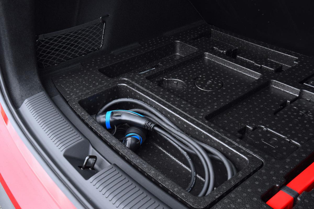 MG HS PHEV cable storage