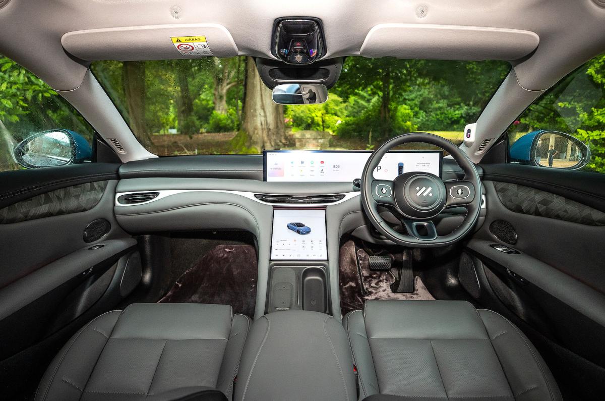 MG IM5 dashboard