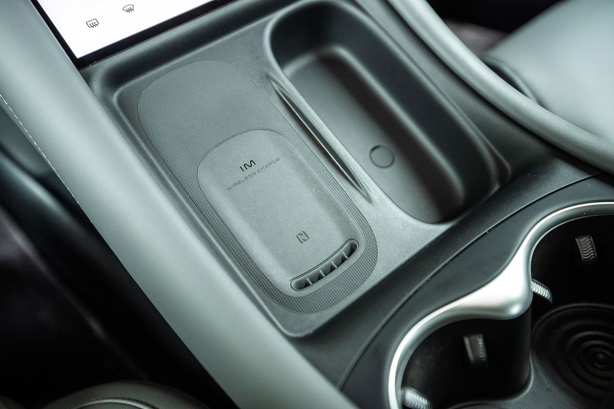MG IM5 interior detail