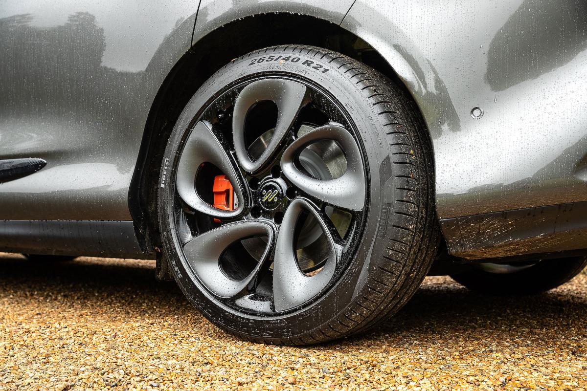 MG IM6 alloy wheel