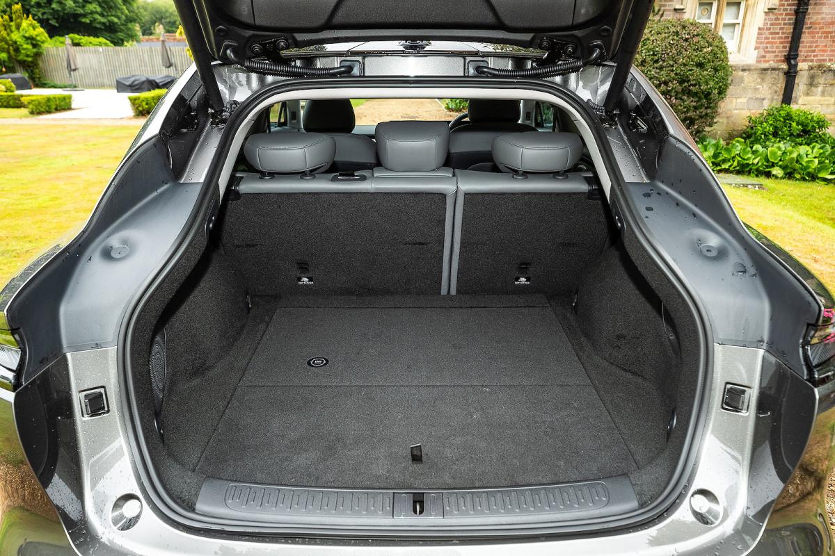 MG IM6 boot