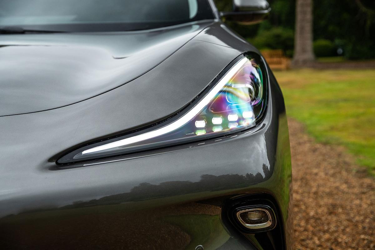 MG IM6 headlights