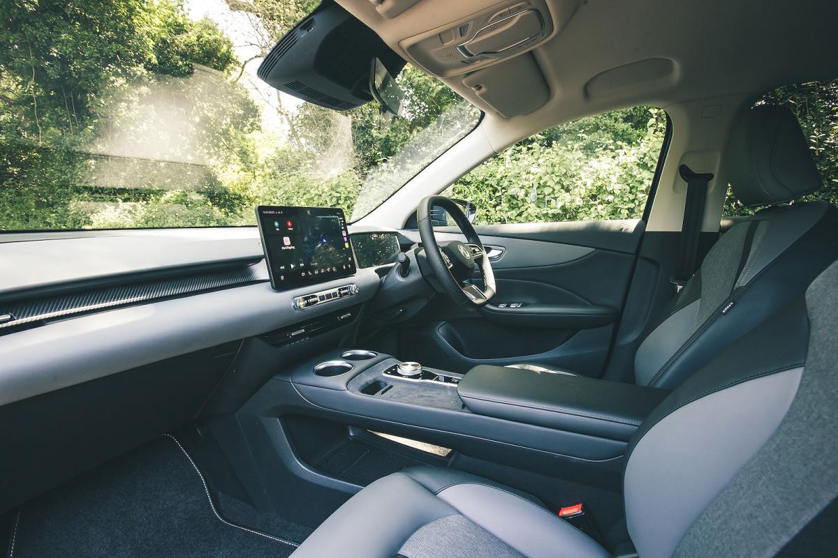 MG S5 EV front seats
