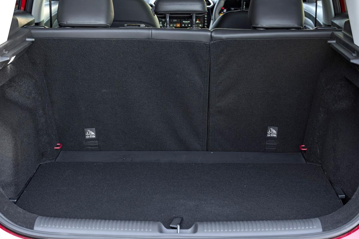 MG ZS Hybrid boot