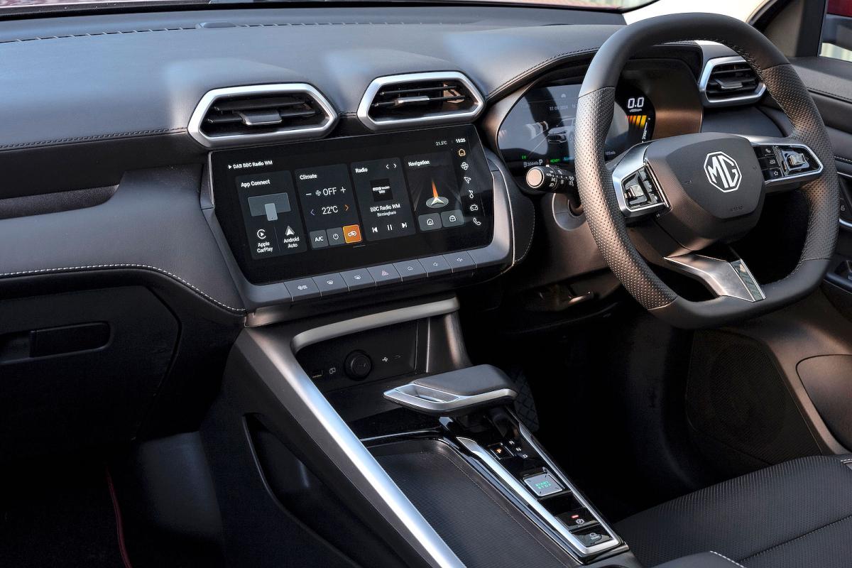 MG ZS Hybrid dashboard