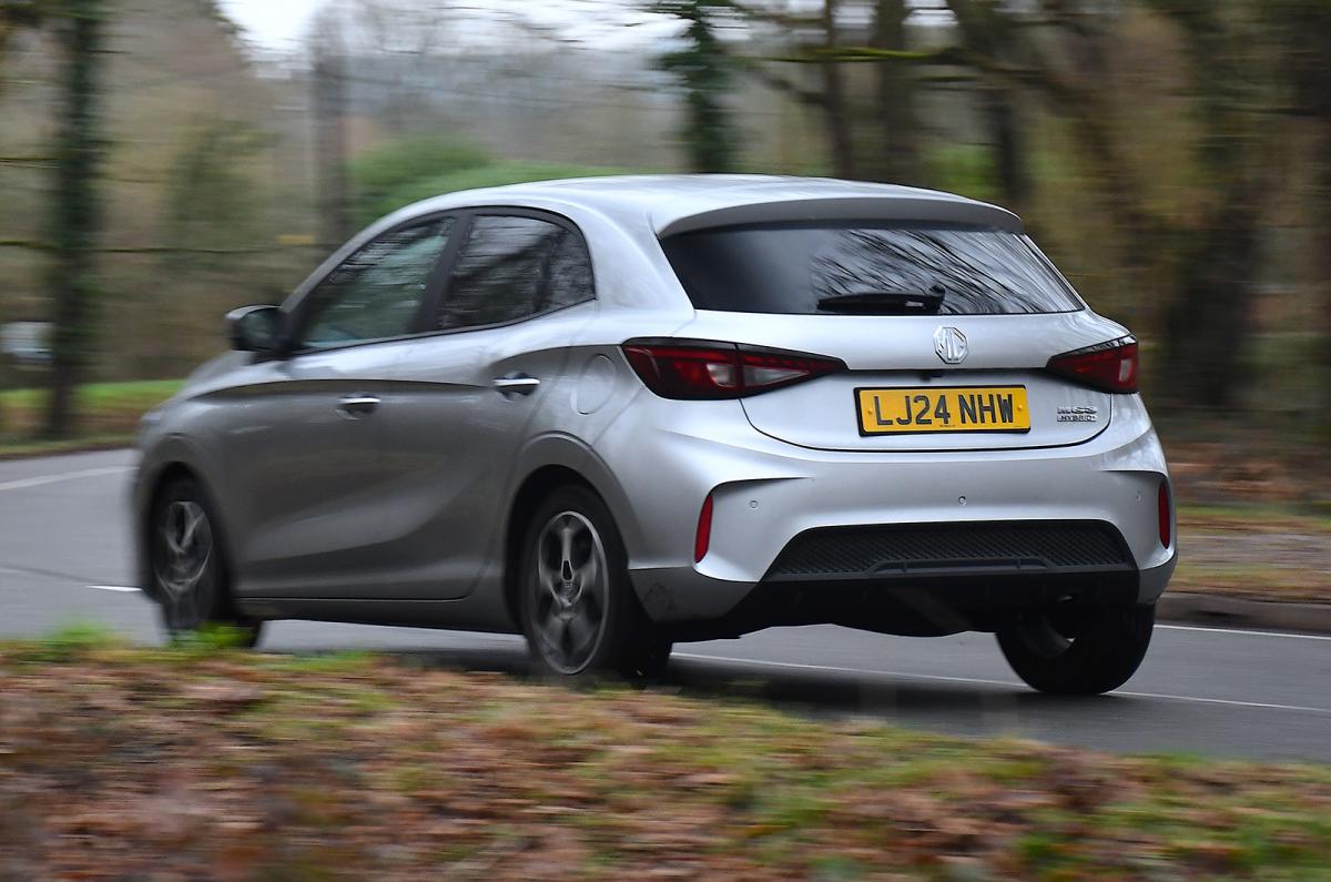 MG3 rear cornering