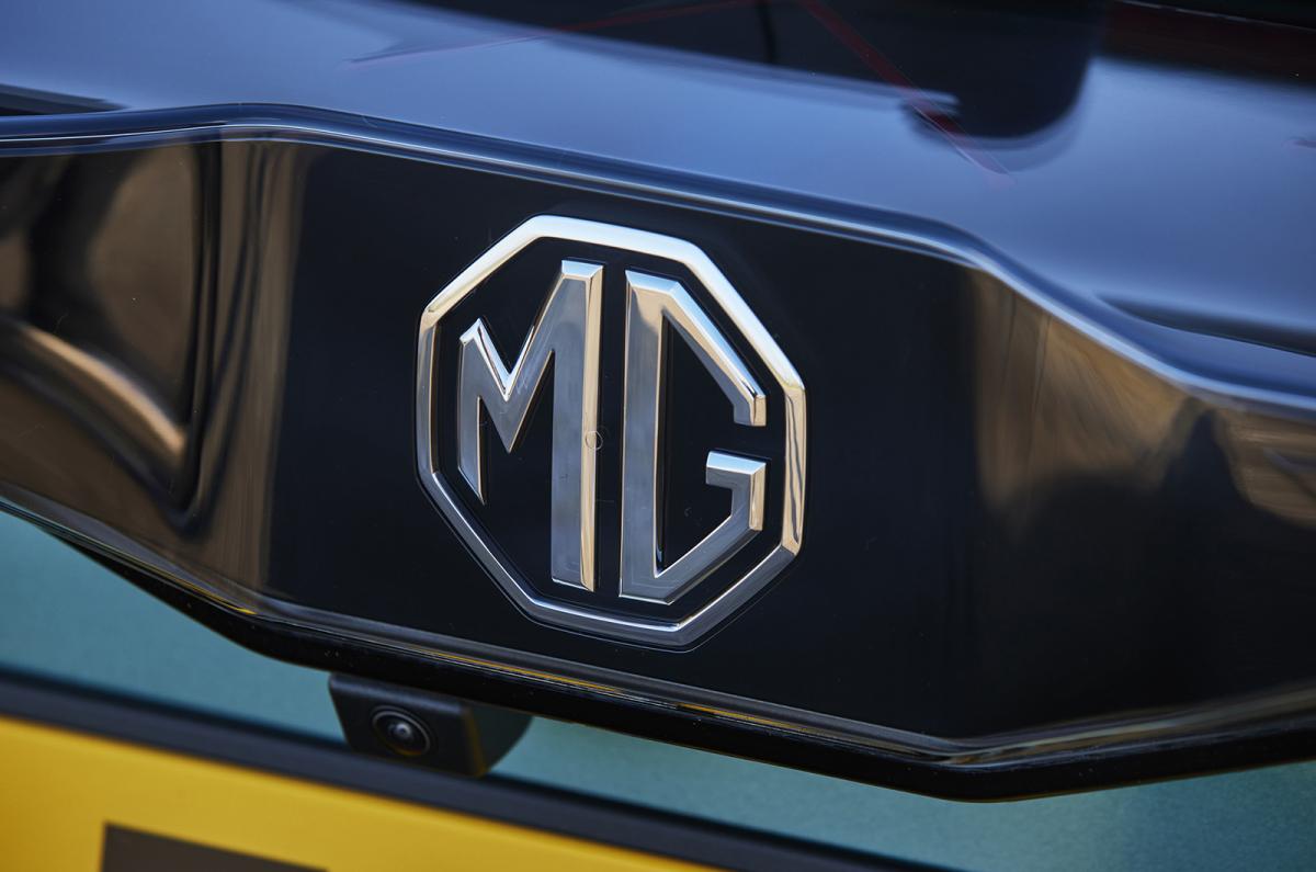 MG4 badge