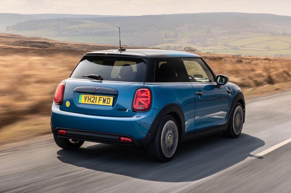 Mini Electric 2022 rear right tracking
