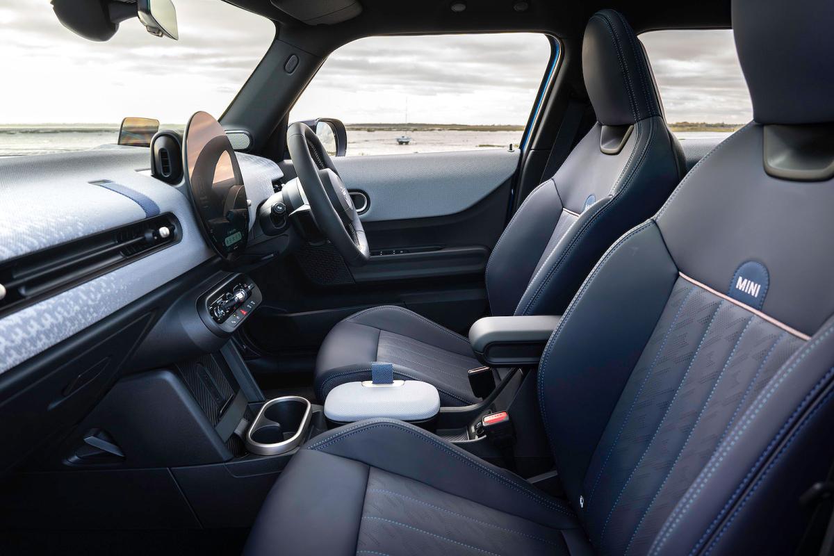 Mini Cooper 5 Door front seats
