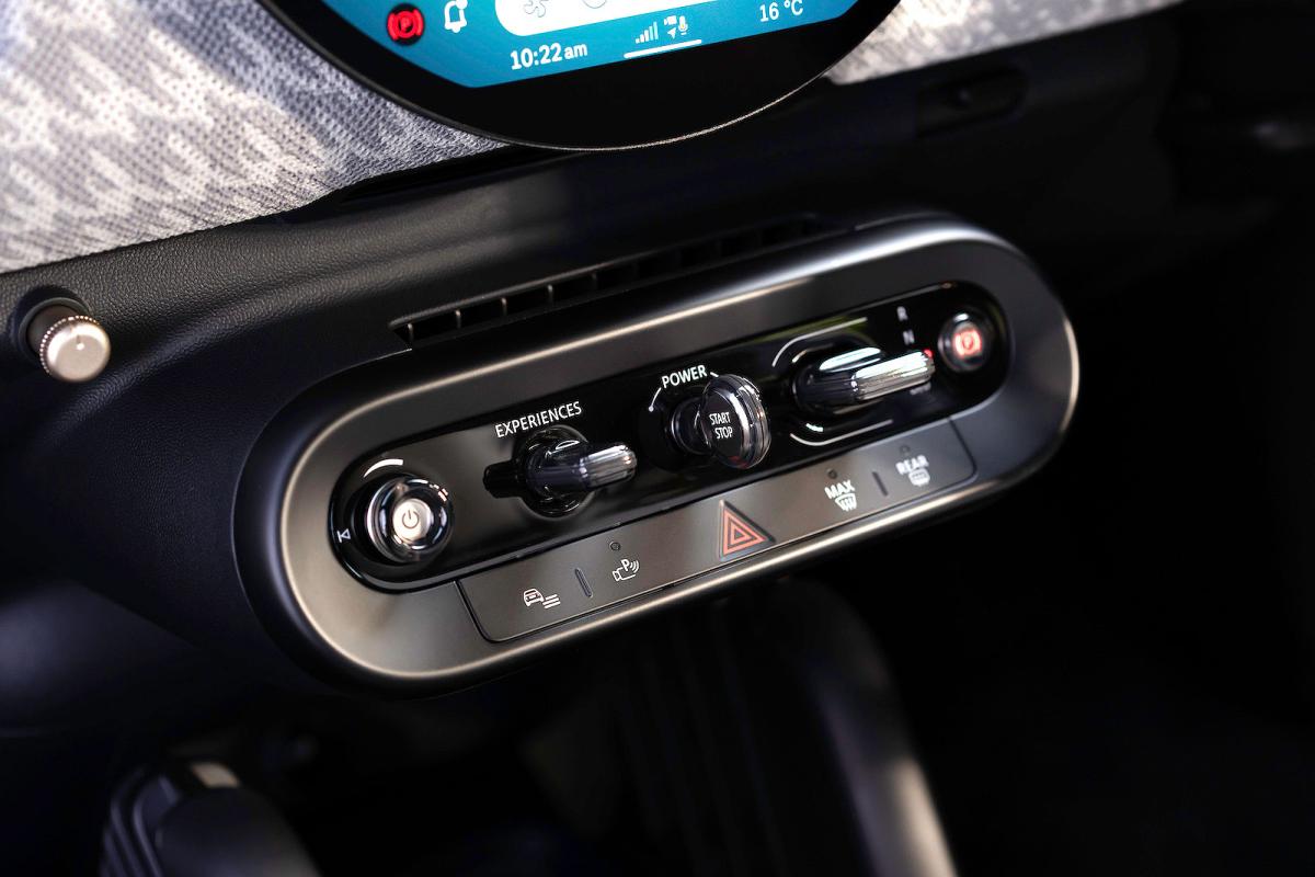 Mini Cooper Electric interior controls
