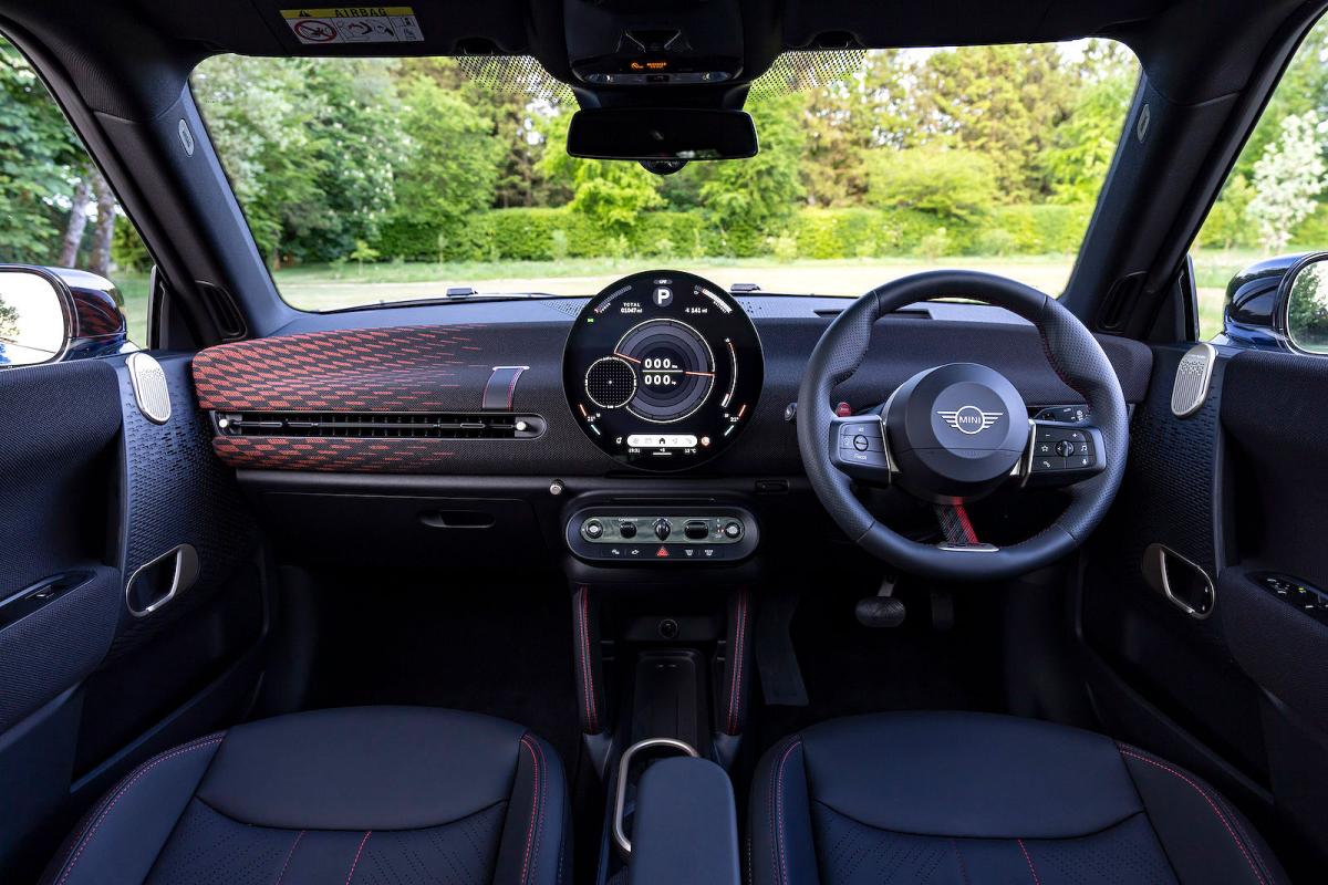 Mini Cooper Electric JCW dashboard