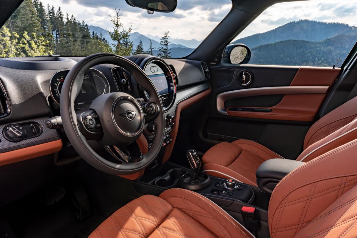 Mini Countryman 2021 LHD dashboard