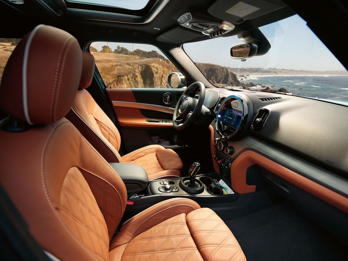 Mini Countryman 2021 front seats