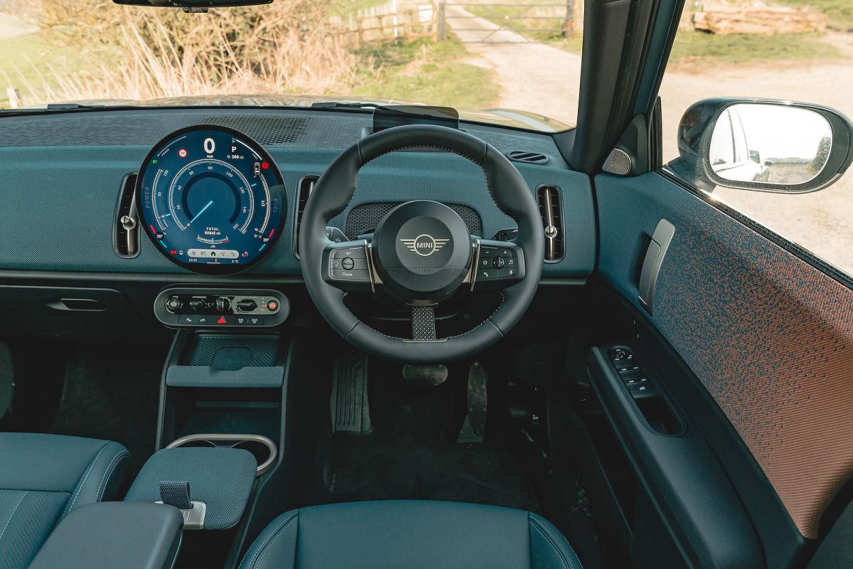 Mini Countryman interior dashboard