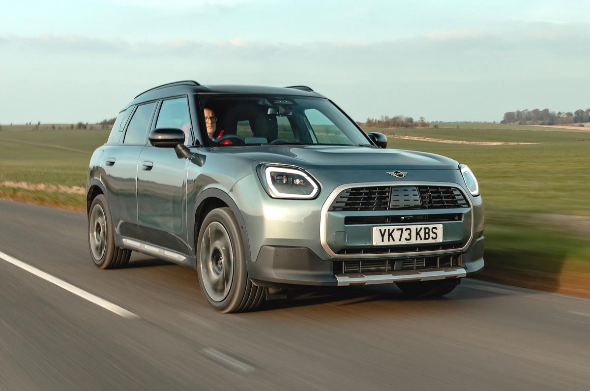 Mini Countryman front right driving