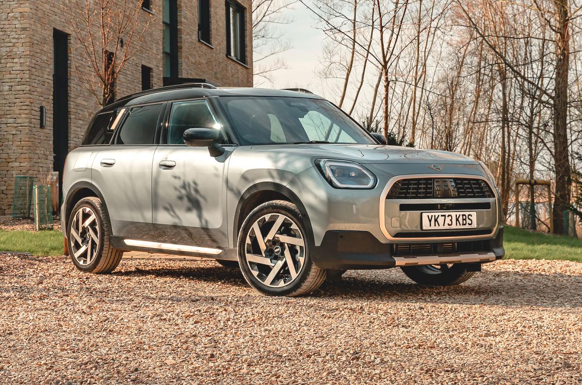 Mini Countryman front right static