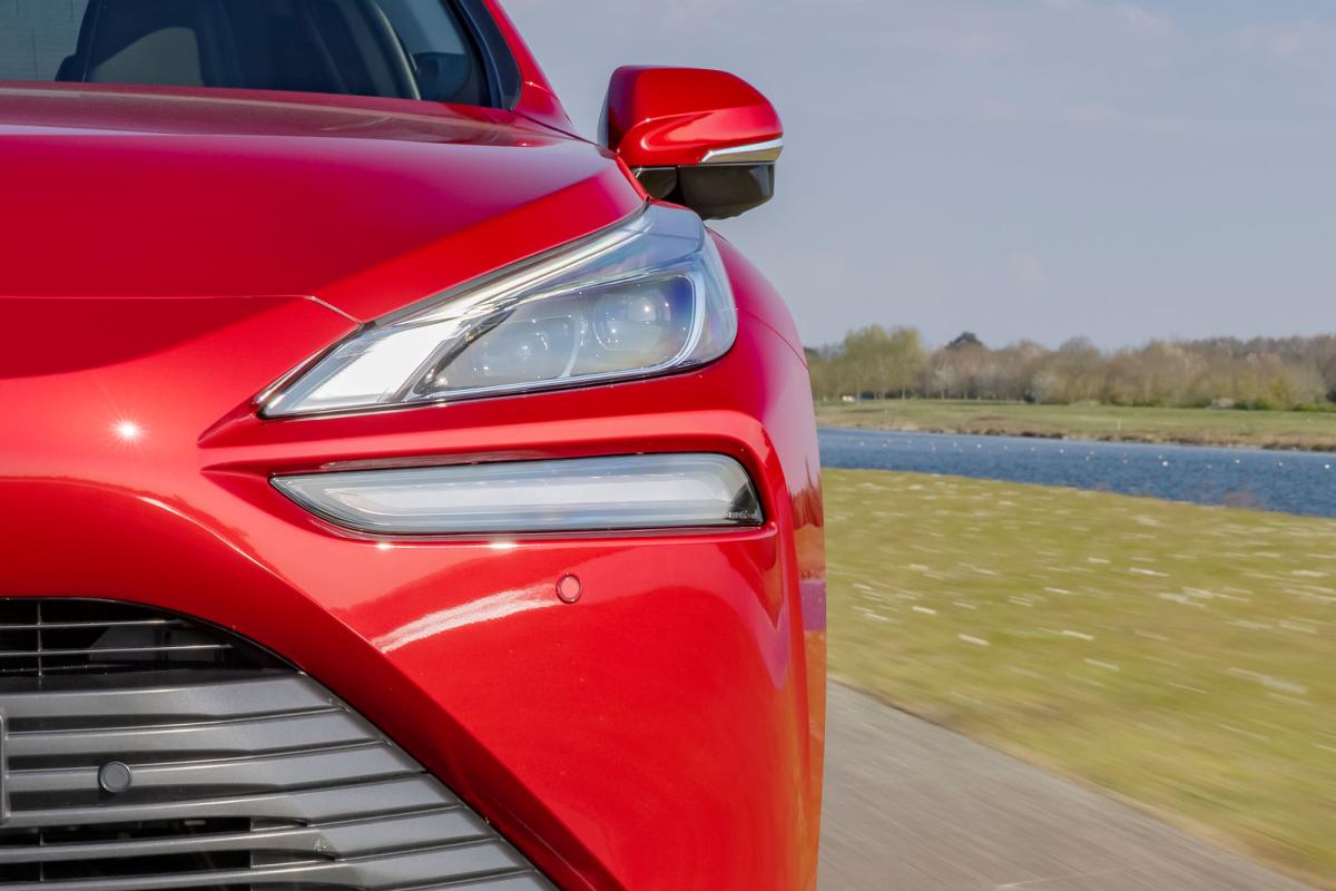 Toyota Mirai 2021 headlight detail