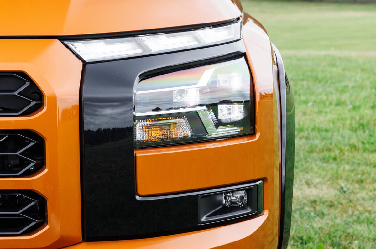 Mitsubishi L200 headlight detail