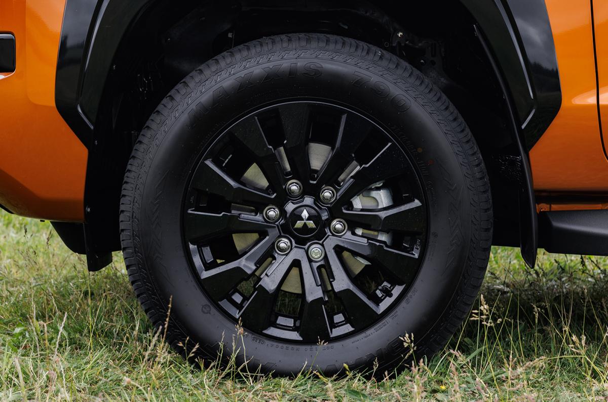 Mitsubishi L200 wheel detail
