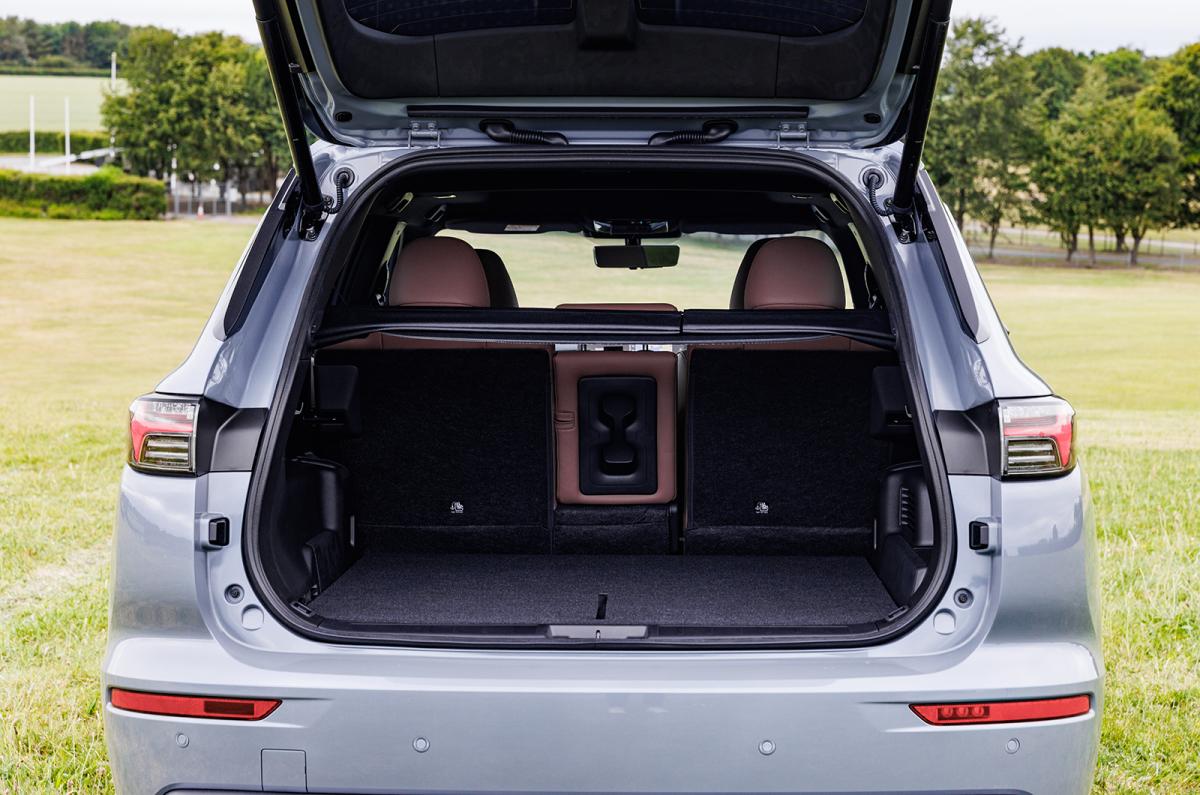 Mitsubishi Outlander PHEV boot